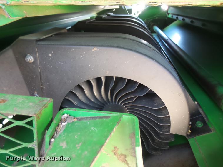 image for item DA8117 1989 John Deere 9600 combine