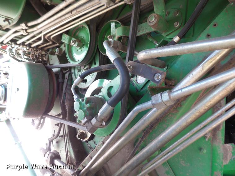 image for item DA8117 1989 John Deere 9600 combine