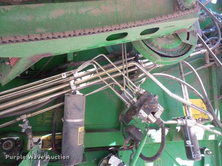 image for item DA8117 1989 John Deere 9600 combine