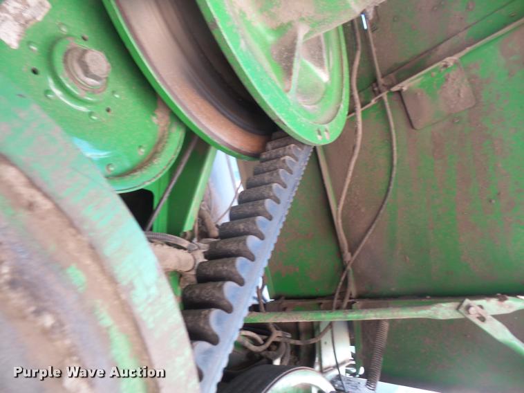 image for item DA8117 1989 John Deere 9600 combine