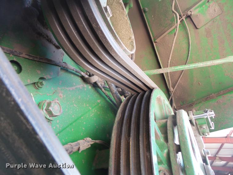 image for item DA8117 1989 John Deere 9600 combine