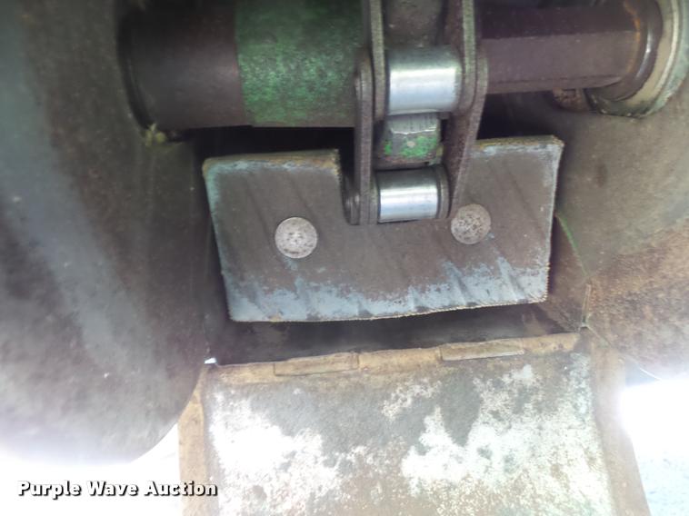 image for item DA8117 1989 John Deere 9600 combine