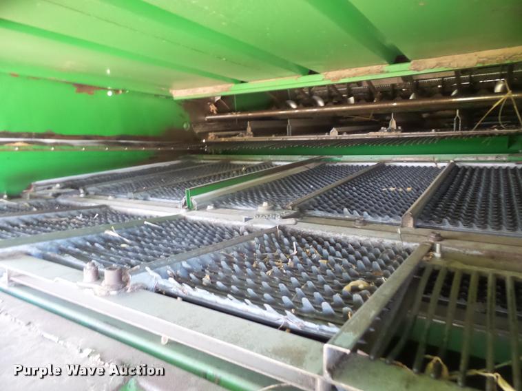 image for item DA8117 1989 John Deere 9600 combine