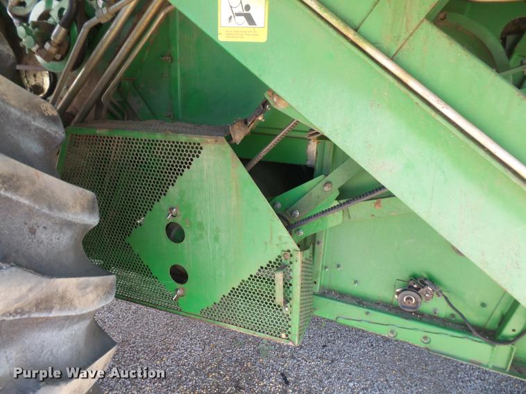 image for item DA8117 1989 John Deere 9600 combine