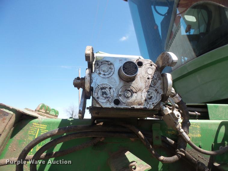 image for item DA8117 1989 John Deere 9600 combine