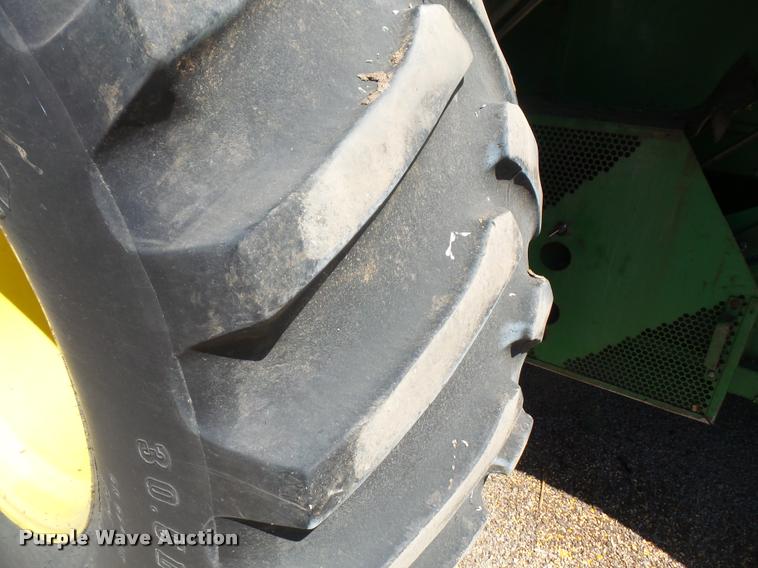 image for item DA8117 1989 John Deere 9600 combine