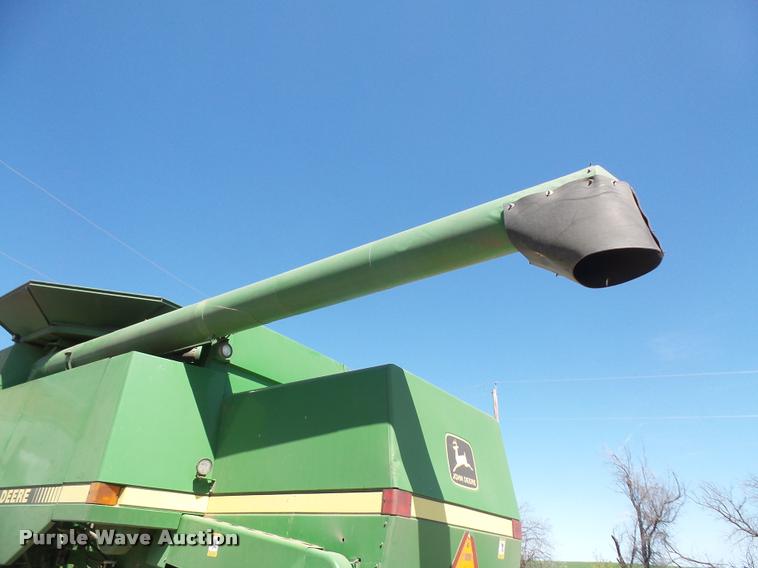 image for item DA8117 1989 John Deere 9600 combine