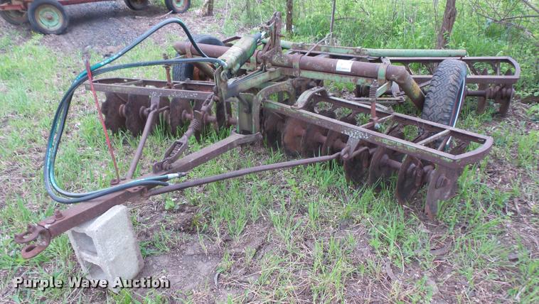 image for item DA8123 John Deere tandem disk