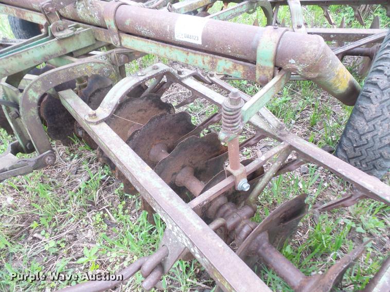 image for item DA8123 John Deere tandem disk