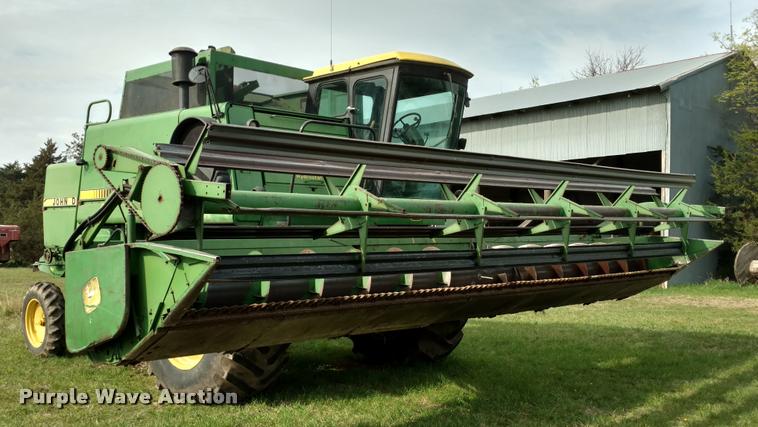 image for item DB0924 1979 John Deere 7720 combine