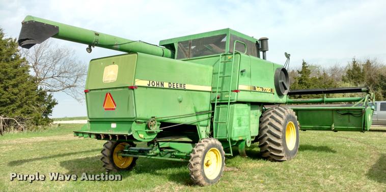 image for item DB0924 1979 John Deere 7720 combine