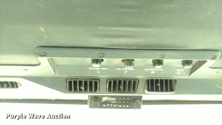 image for item DB0924 1979 John Deere 7720 combine