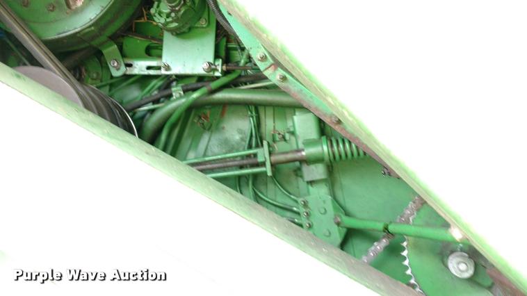 image for item DB0924 1979 John Deere 7720 combine