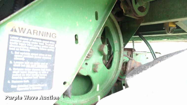 image for item DB0924 1979 John Deere 7720 combine