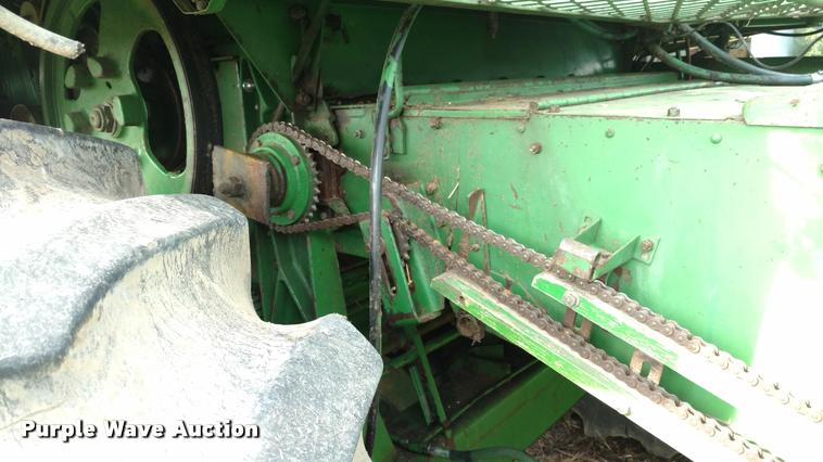 image for item DB0924 1979 John Deere 7720 combine