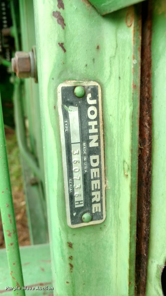 image for item DB0924 1979 John Deere 7720 combine