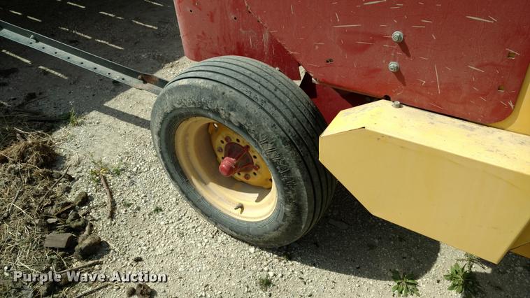 image for item DB0926 New Holland 570 square baler