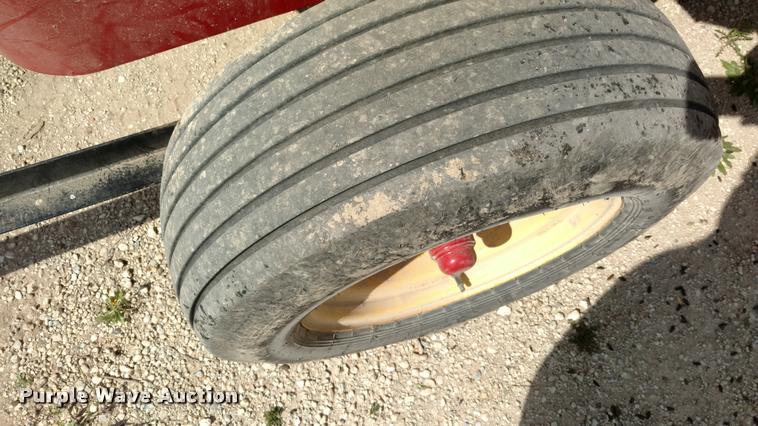 image for item DB0926 New Holland 570 square baler