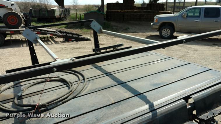 image for item DB0927 Hoelscher bale accumulator