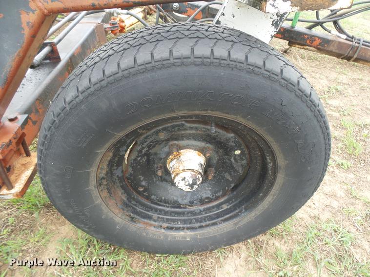 image for item DB2520 (2) John Deere 8300 grain drills