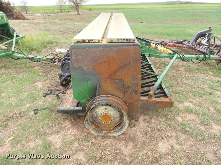 image for item DB2520 (2) John Deere 8300 grain drills