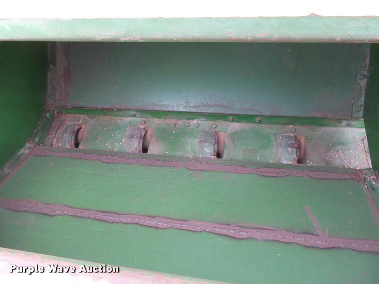 image for item DB2520 (2) John Deere 8300 grain drills