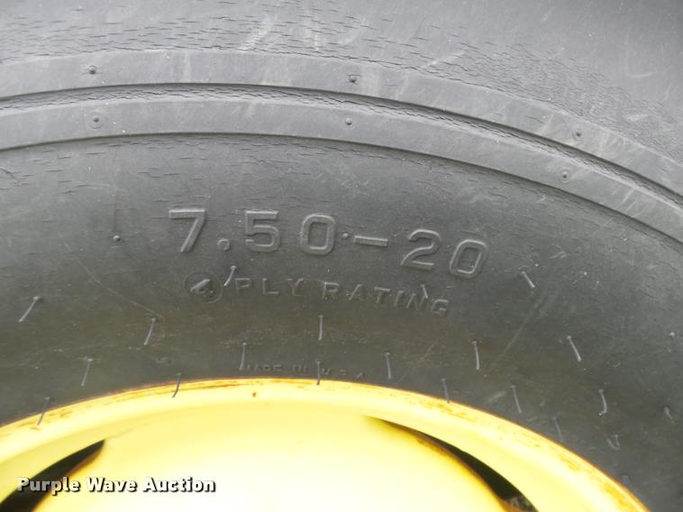 image for item DB2520 (2) John Deere 8300 grain drills