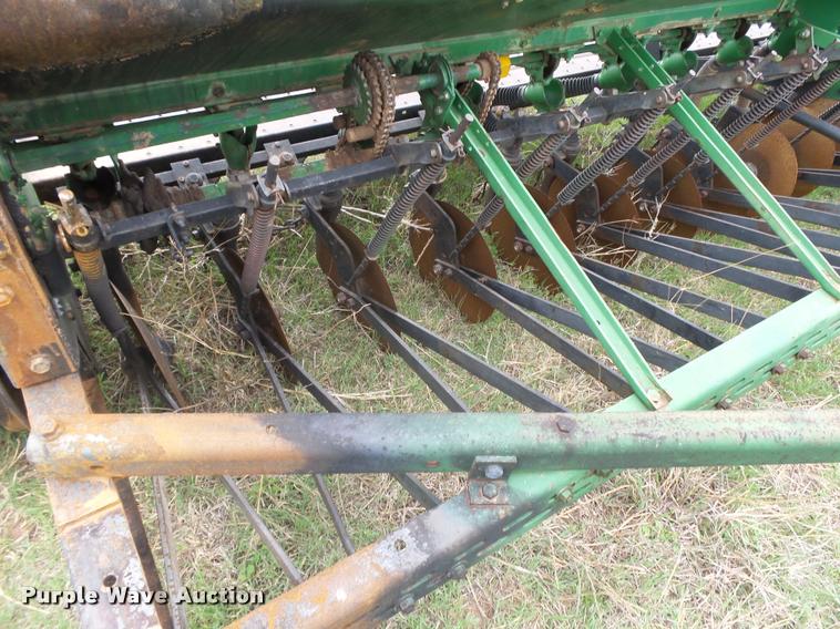 image for item DB2520 (2) John Deere 8300 grain drills