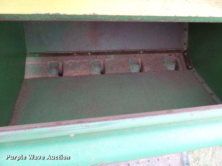 image for item DB2520 (2) John Deere 8300 grain drills