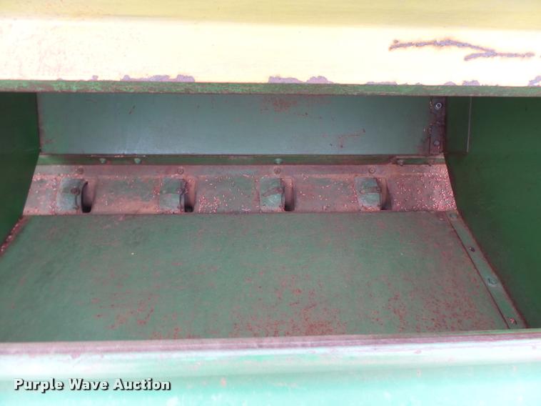 image for item DB2520 (2) John Deere 8300 grain drills