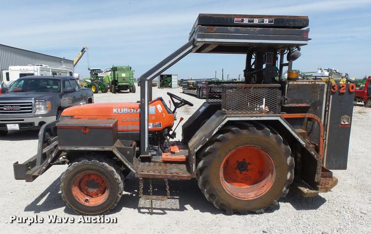 image for item DB2521 Kubota L4400D tractor with Autoquip platform