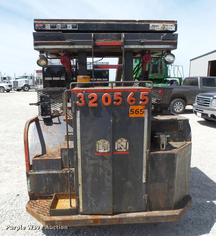 image for item DB2521 Kubota L4400D tractor with Autoquip platform