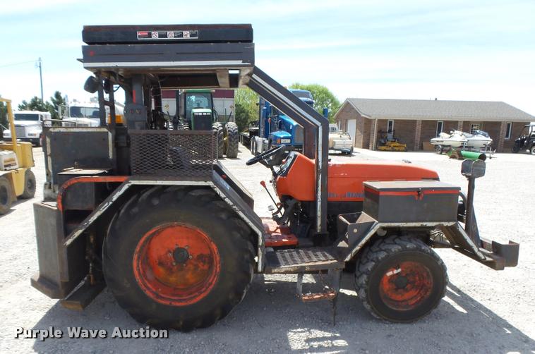 image for item DB2521 Kubota L4400D tractor with Autoquip platform