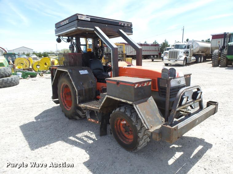 image for item DB2521 Kubota L4400D tractor with Autoquip platform