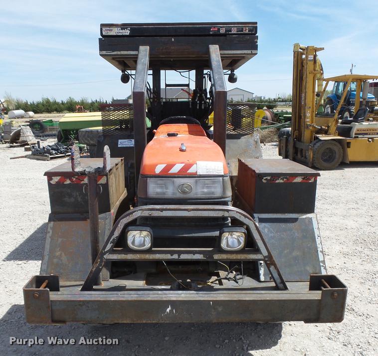 image for item DB2521 Kubota L4400D tractor with Autoquip platform