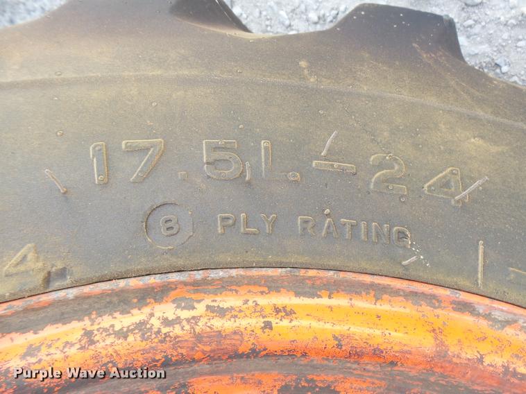 image for item DB2521 Kubota L4400D tractor with Autoquip platform