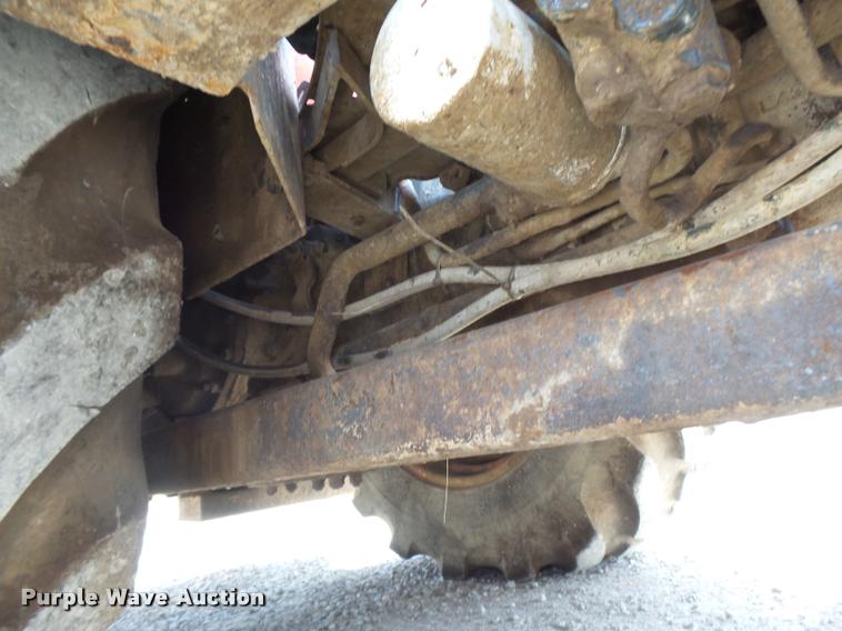 image for item DB2521 Kubota L4400D tractor with Autoquip platform