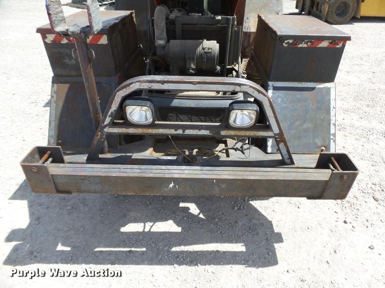 image for item DB2521 Kubota L4400D tractor with Autoquip platform