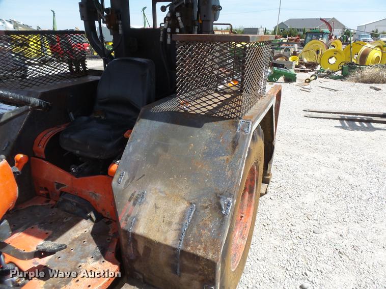 image for item DB2521 Kubota L4400D tractor with Autoquip platform
