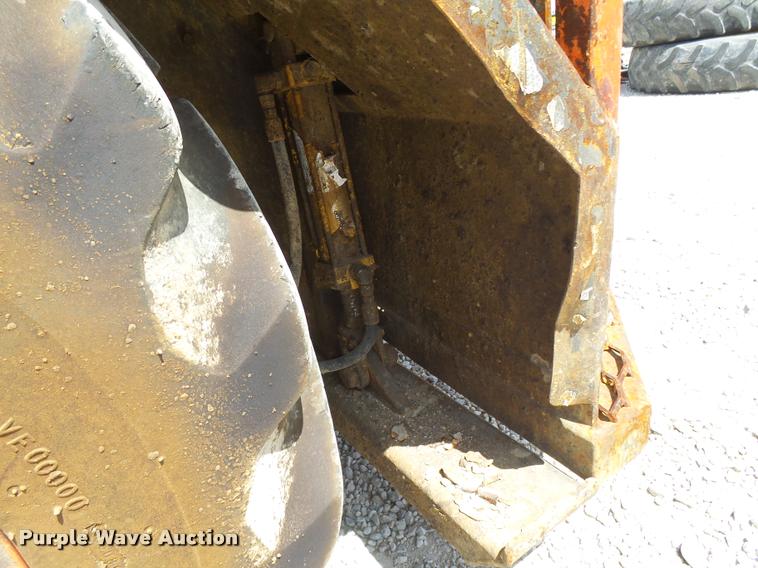 image for item DB2521 Kubota L4400D tractor with Autoquip platform