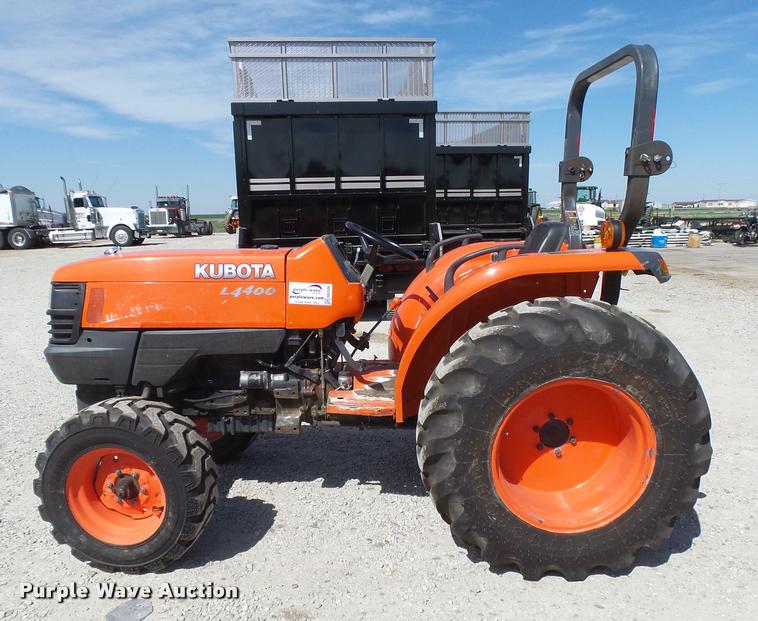 image for item DB2526 Kubota L4400 tractor
