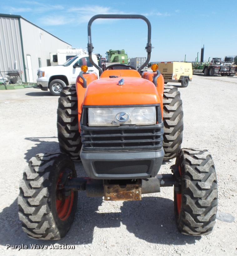 image for item DB2526 Kubota L4400 tractor