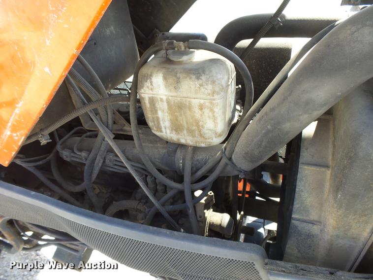 image for item DB2526 Kubota L4400 tractor