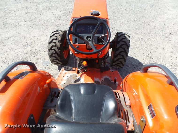 image for item DB2526 Kubota L4400 tractor