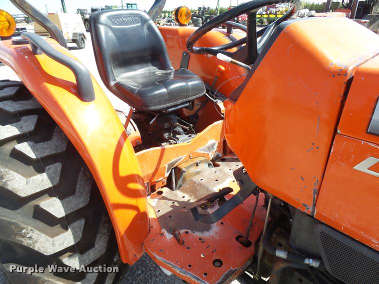 image for item DB2526 Kubota L4400 tractor