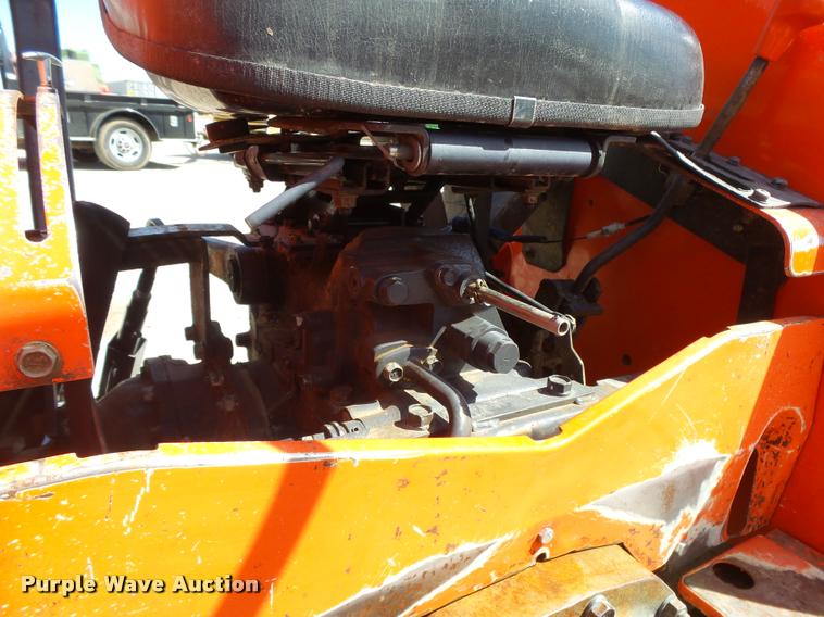 image for item DB2526 Kubota L4400 tractor