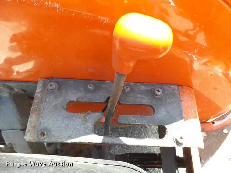 image for item DB2526 Kubota L4400 tractor