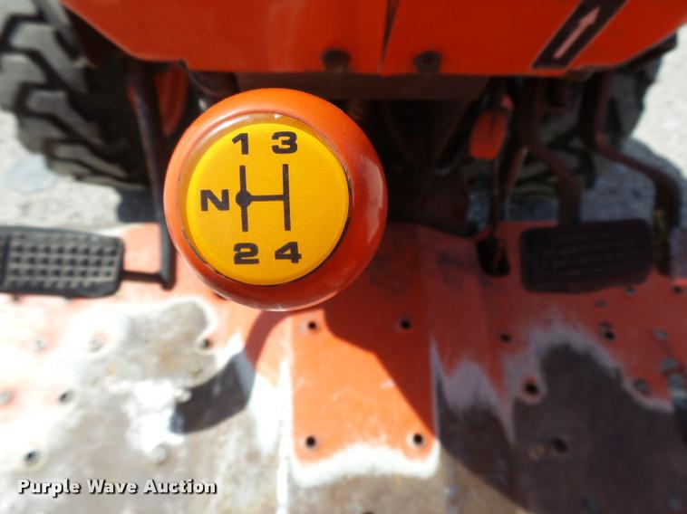 image for item DB2526 Kubota L4400 tractor