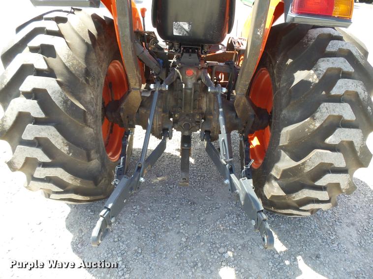 image for item DB2526 Kubota L4400 tractor