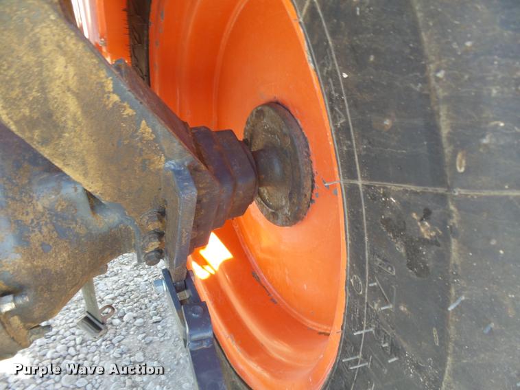 image for item DB2526 Kubota L4400 tractor